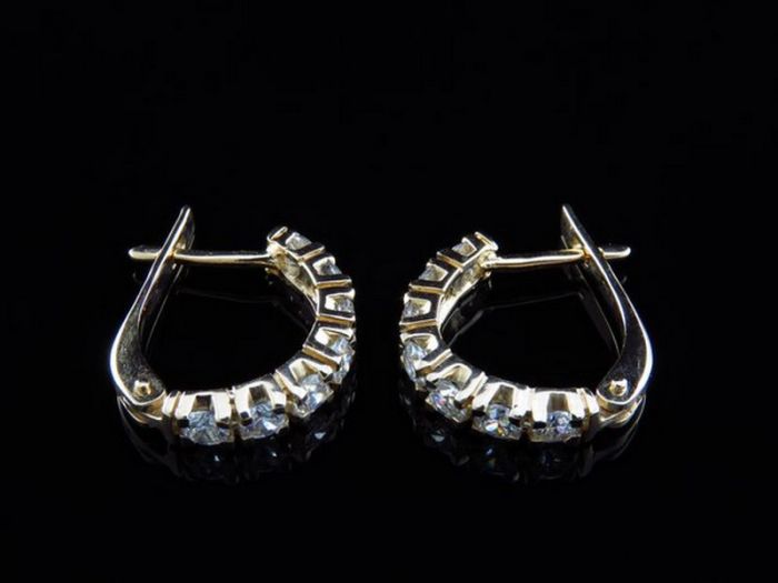 Золотые серьги с фианитами от Swarovski - 26