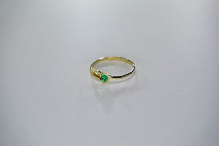 Золотое кольцо с природным изумрудом-5