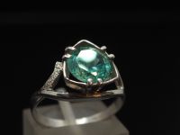 Серебряное кольцо с изумрудом 2.21 карат - 101