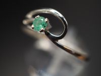 Серебряное кольцо с натуральным изумрудом - 208