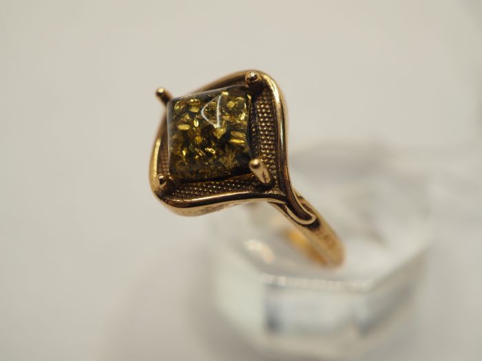 Серебряное кольцо с Янтарём - 215