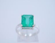 Серебряное кольцо 925 пробы с природным изумрудом 5.01 карат 4/3 - 88