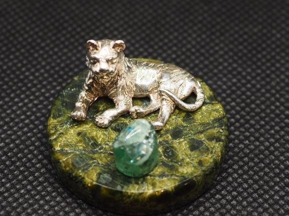 Серебряная фигурка тигра с изумрудом - 9